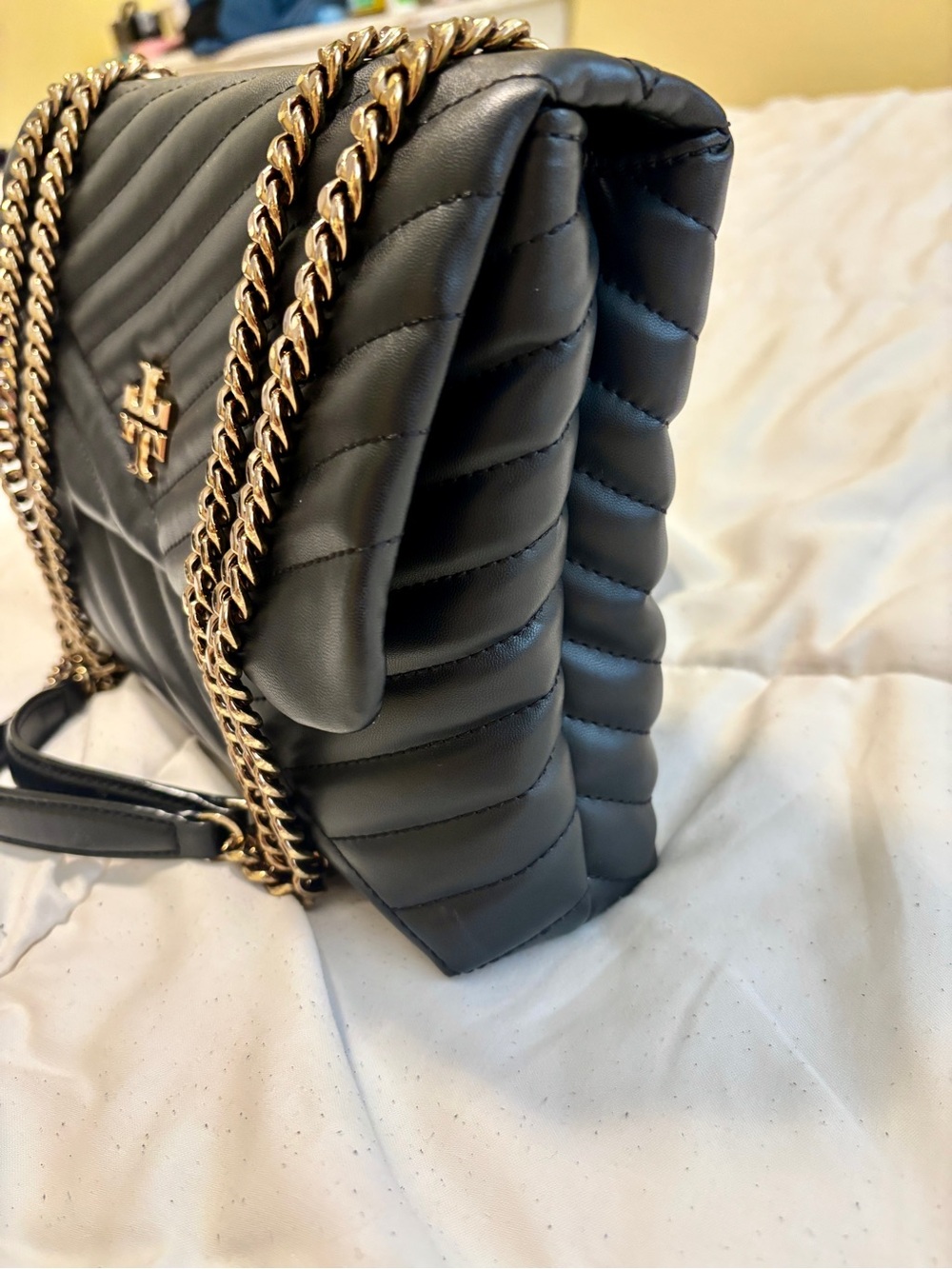 Tory Burch Black Kira Quilted Leather Shoulder Bag with Gold Chain Detail - Picture 2 of 8